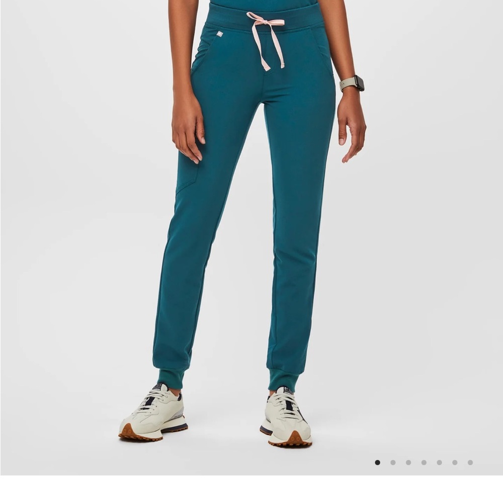 NWT Figs in original packaging, women’s M Zamora Jogger in Caribbean Blue